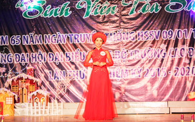 12 awards given at beauty contest for students