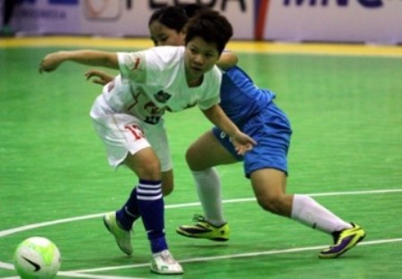 Thai Son Nam women team wins championship at AFF Club Futsal Championship 2015