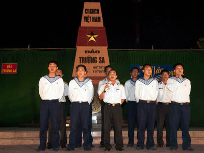Musical exchange with soldiers and residents on Truong Sa Town