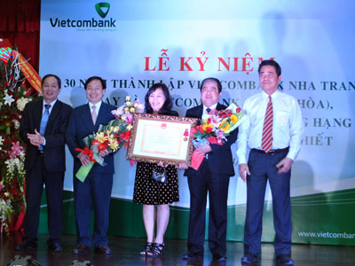 Vietcombank – Khanh Hoa Branch celebrates 30th anniversary