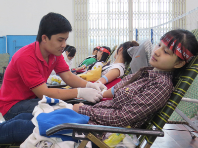 Over 700 young people join "Red Sunday"