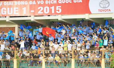 Football supporters: becoming gradually more professional