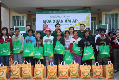 "Warm spring" program in Khanh Vinh District
