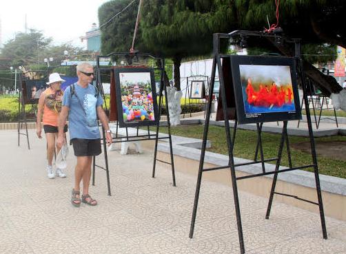Photo exhibition on Khanh Hoa's beauty opens