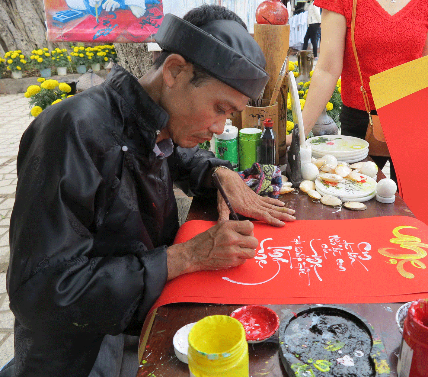 Scholar offering letters: cultural beauty in New Year