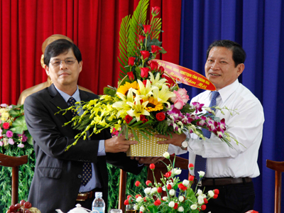 New Year visit to Ninh Hoa Town Party Committee, Veterans Association, Ninh Hoa Sugar Joint-Stock Company, Hyundai – Vinashin Shipyard