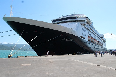 Volendam cruise ships carries 1,281 tourists to Nha Trang