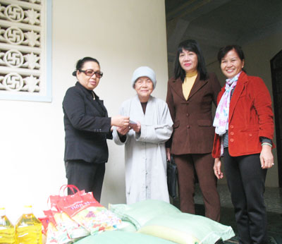 Khanh Hoa Businesswomen's Association boosts charity work