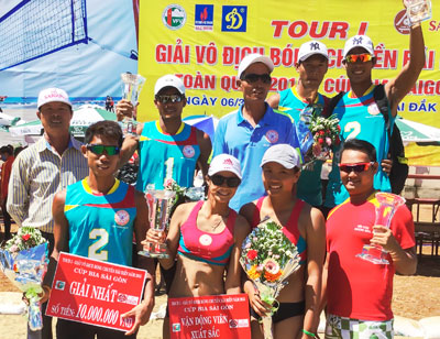 Sanna Khanh Hoa wins highest prizes at first round of national beach volleyball championships 2015