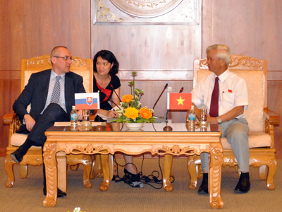Justice Minister of Slovakia visits Khanh Hoa