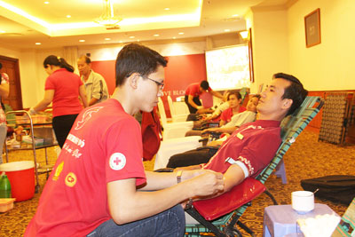 200 tourism staff join blood donation