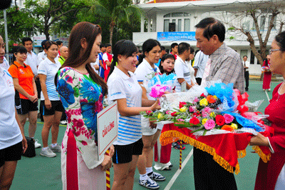 Nearly 140 players join sports festival of Power Transmission Company No.3