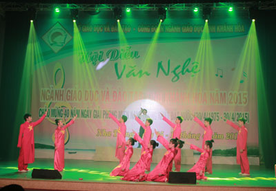 Musical festival of education and training industry opens