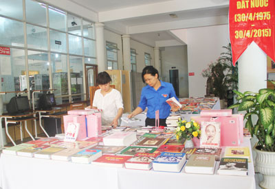 Many activities in response to Vietnam Book Day