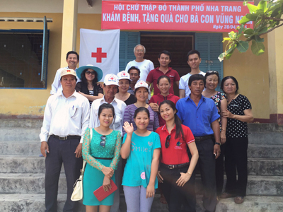 Nha Trang Red Cross provides free medical examination for nearly 100