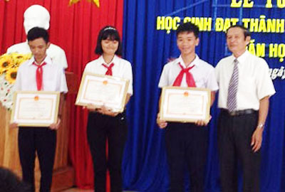 4 national prize-winners awarded in Van Ninh