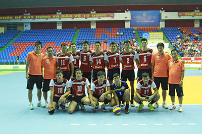 Players and coach board of Sanest Khanh Hoa.