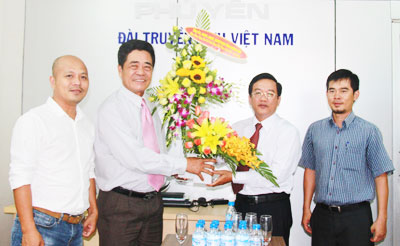 Khanh Hoa leaders visit press agencies