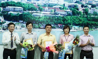 Nearly VND350m support for candidates