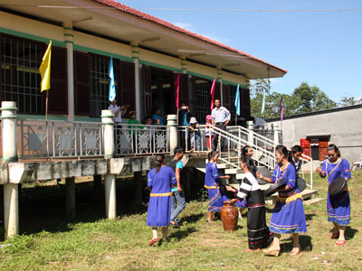 Traditional culture of Raglai people is preserved and upheld.