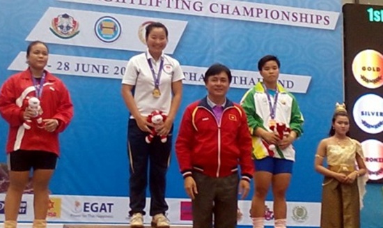 Vietnam team finishes second at Southeast Asian Weightlifting Championships 2015