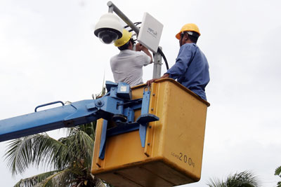 Installing free Internet system in Tran Phu Street