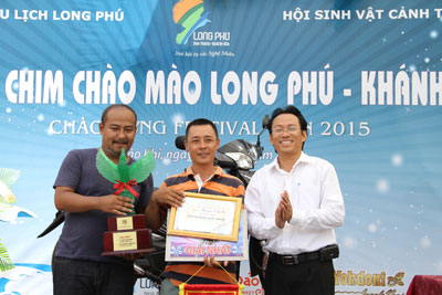 Red-whiskered Bulbul bird competition held in Nha Trang
