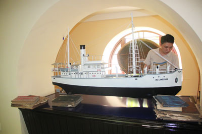 Model of De Lasessan, the ship which used to make many surveys at the Spratly and Paracel Archipelagos from 1926 to 1930.