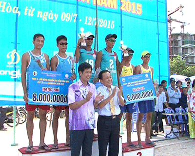Khanh Hoa's male team wins 2nd tour of the national beach volleyball tournament – Sanna Khanh Hoa Cup 2015