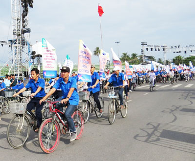 Anti-smoking bike parade 