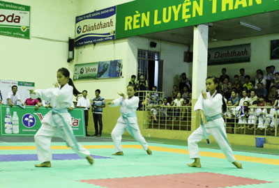 Nha Trang City karate tournament for age groups attracts over 150 practicers