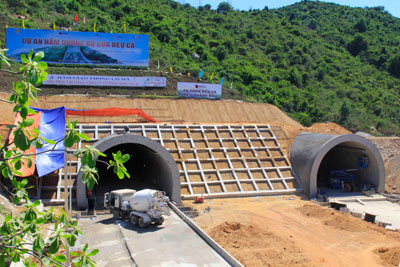 Co Ma Pass tunnel to open to traffic in September