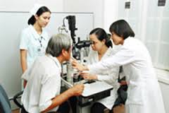 Free eye examination for over 500 old people