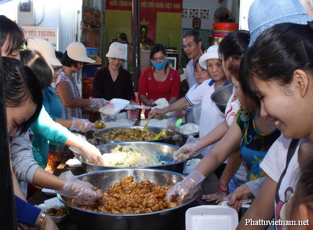 Cam Ranh General Hospital opens new charity kitchen