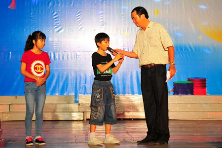 Children taking part in quiz show.