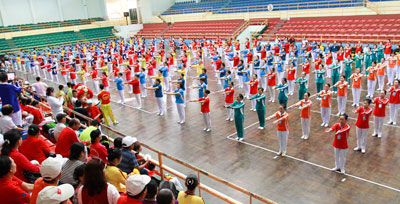 Teams performing senior exercise together at the 2015 championship.