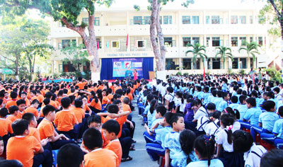 Propaganda to reduce rhino horn demand