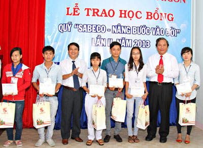 Sabeco Scholarship Fund motivates needy students