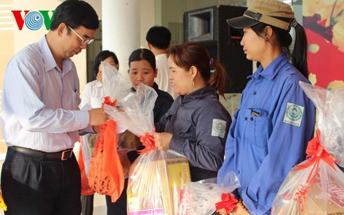 1,500 New Year gifts to be awarded to workers