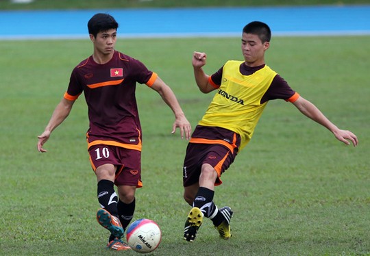 Cong Phuong (left) and Duy Manh (right), members of U23 and Vietnam national team.