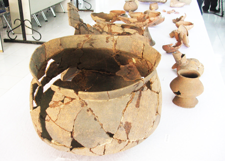 Many archaeological objects have not been displayed because of difficulties in displaying.