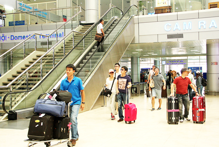 Domestic tourists at Cam Ranh International Airport