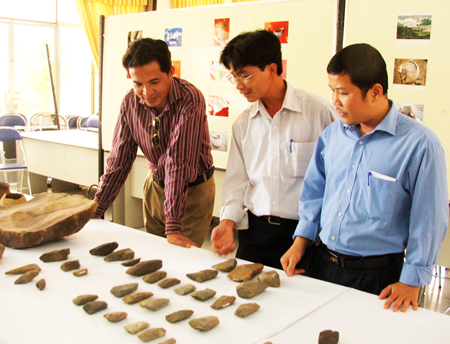 Some objects excavated from Vinh Yen Archaeological Relic (Van Thanh, Van Ninh)