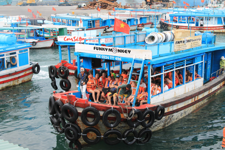 "Traffic culture with waterway transport safety" movement effectively implemented