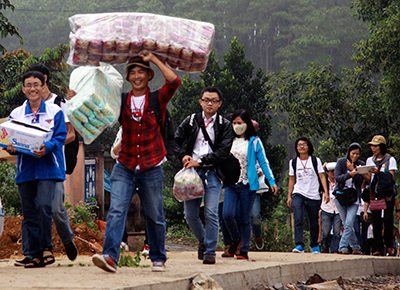 Help-portrait in Khanh Hoa: Over 300 free photos given to pupils
