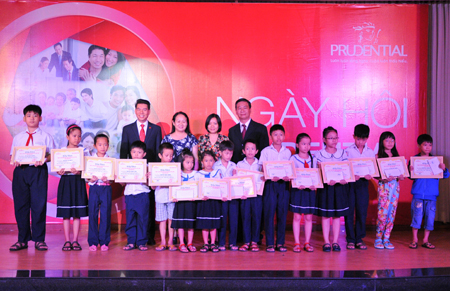 15 scholarships awarded to students