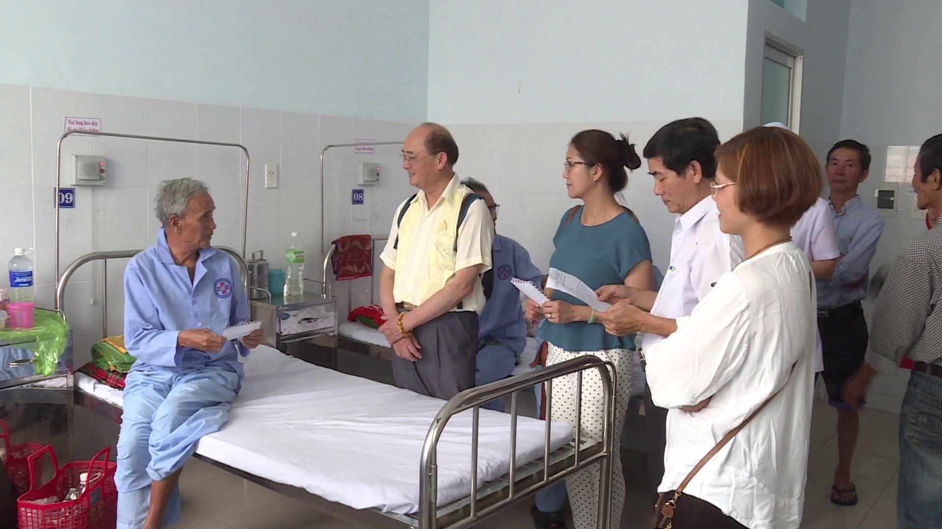 European Buddhist Charity donates VND21m to poor patients