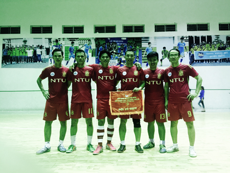 Nha Trang University team wins tournament