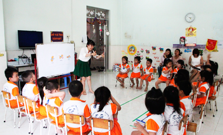 Foreign language approach for young kids