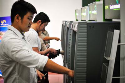 VND8,661 billion transacted through ATM and POS